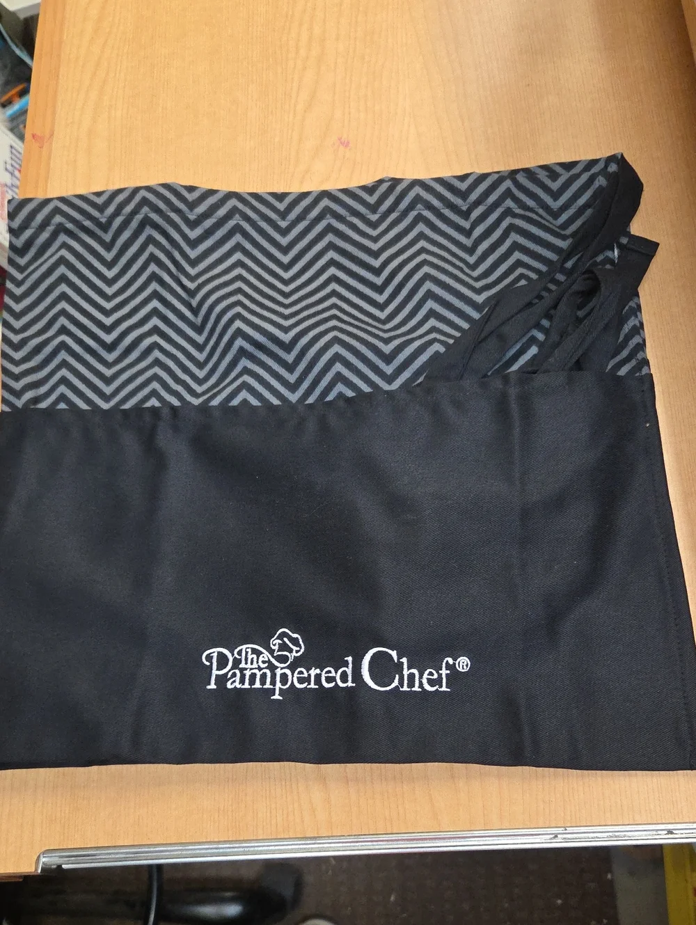 Pampered Chef Cool & Serve‎ Tray, Chip Maker, Steamer, Apron